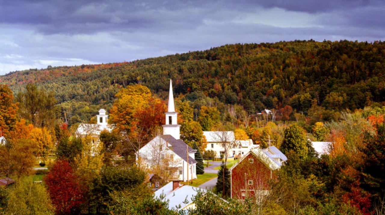 These 17 Perfectly Picturesque Small Towns In Vermont Are Delightful
