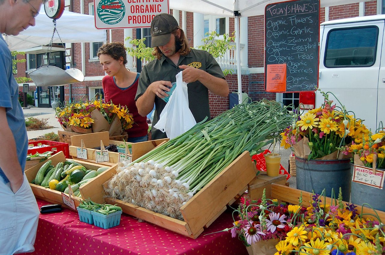 11 Incredible Farmers Markets In New Hampshire