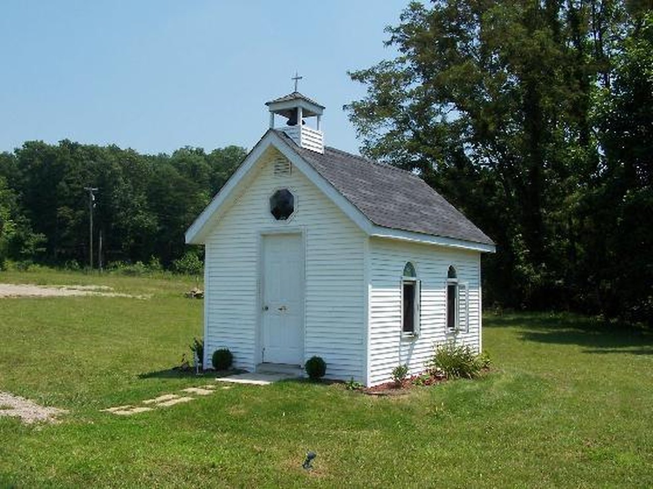 ohio-s-smallest-chapel-in-coolville
