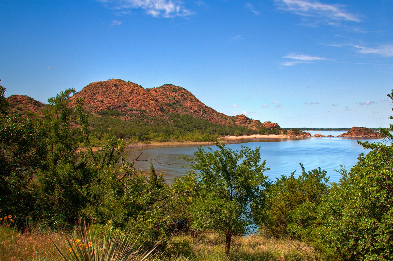 There's Something Magical About These 11 Oklahoma Lakes In The Summer.