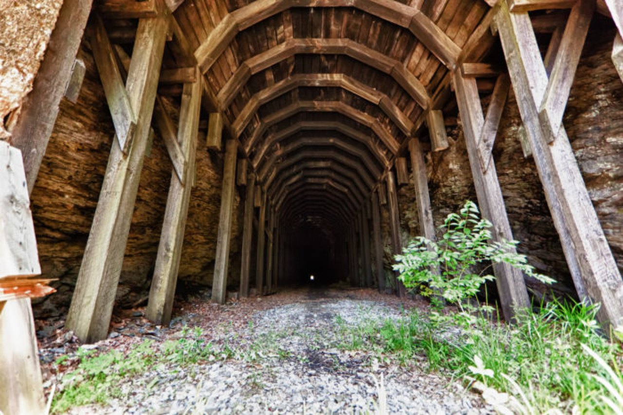 these-creepy-abandoned-tunnels-in-the-u-s-are-amazing-to-see