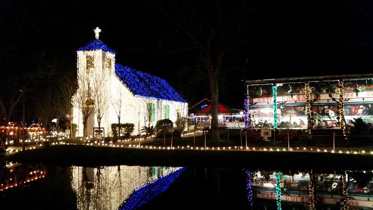 Visit The 8 Best Christmas Lights Displays In Louisiana