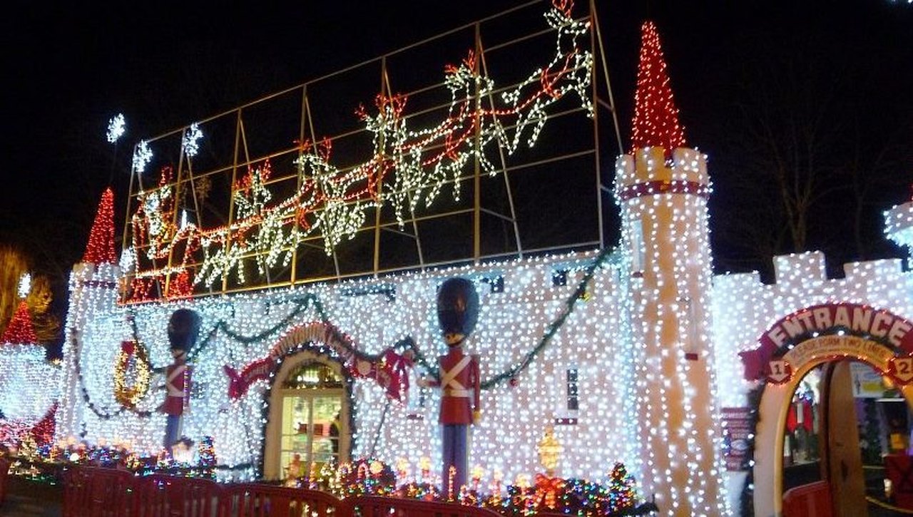 Visit 8 Of The Best Christmas Light Displays In New Jersey