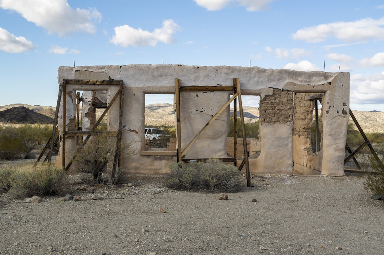 Inside an Arizona Ghost Town That Was Once Home to Thousands of Miners.  Today, Only Tourists Remain.