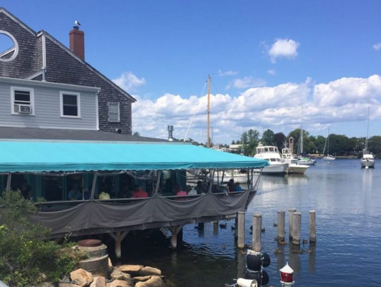 9 Of The Best Coastal Restaurants In Massachusetts