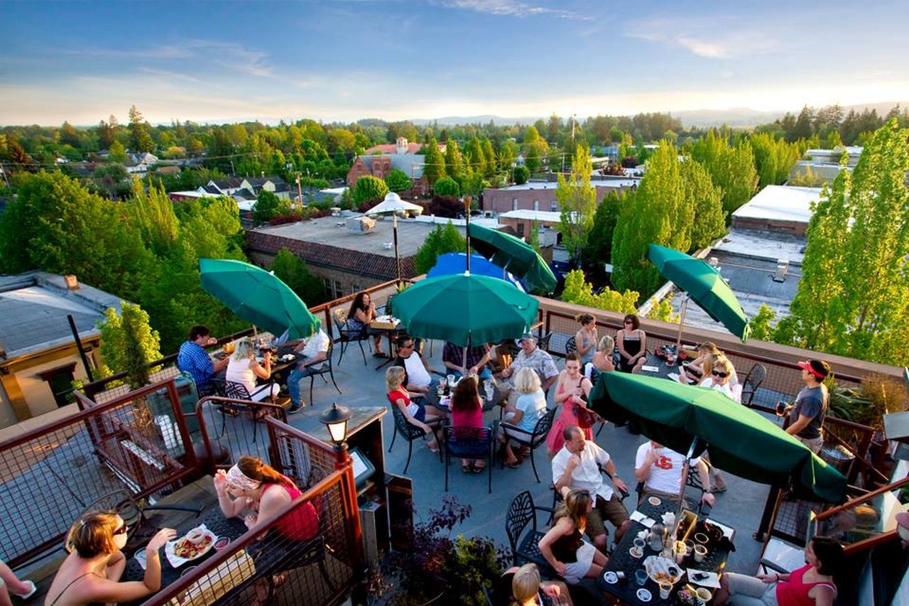 7 Best Restaurants With Views In and Around Portland