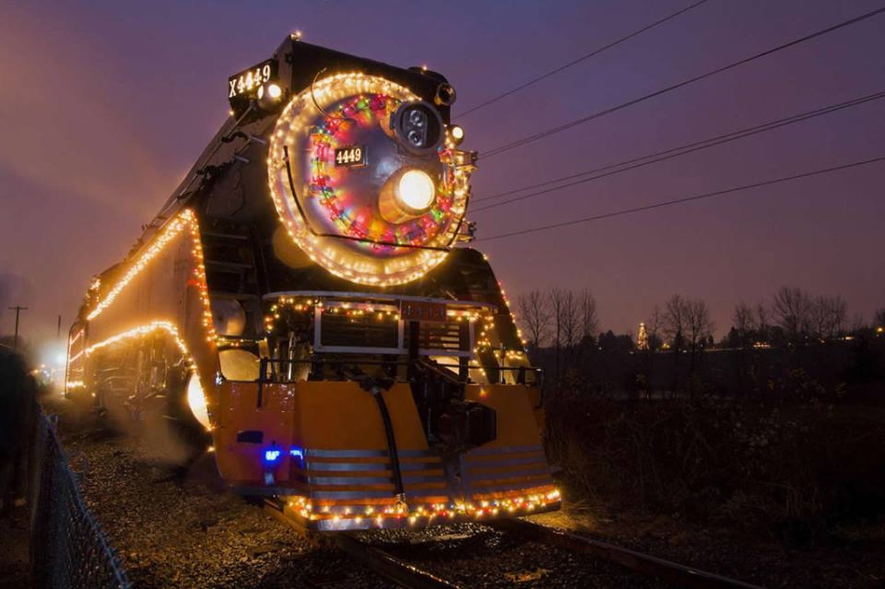 The Holiday Express Train Ride In Portland That Will Take You On An