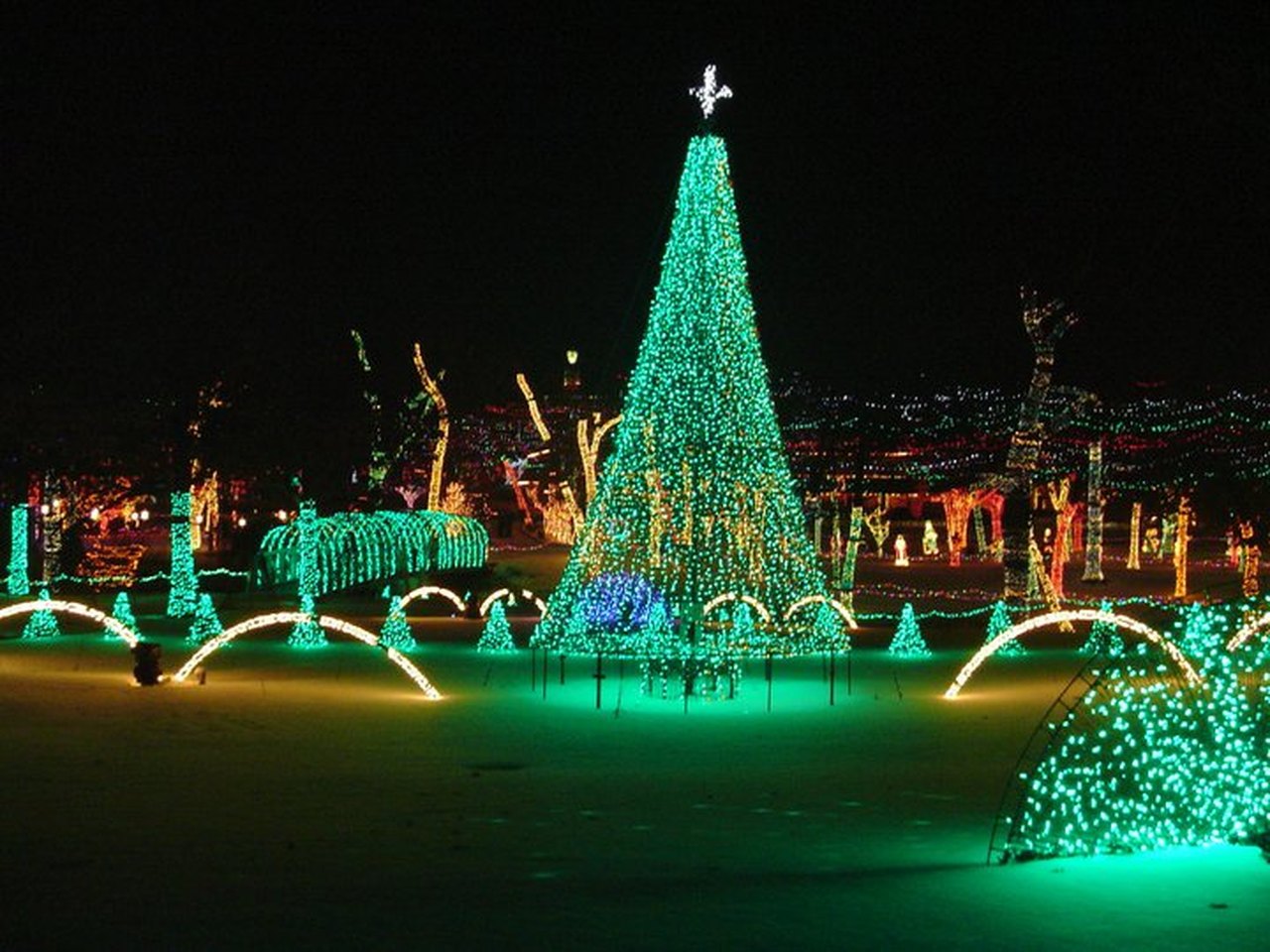 Rhema Christmas Lights The Mesmerizing Christmas Display In Oklahoma