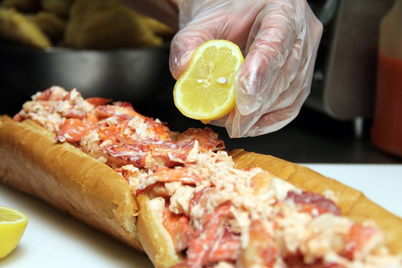 Pauli's In Boston Has The World's Largest Lobster Roll