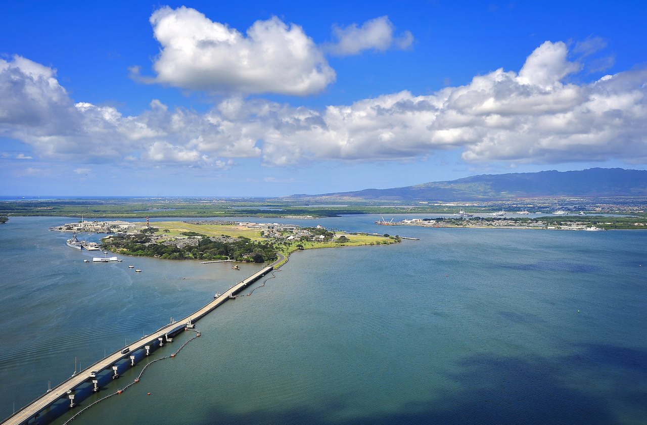The Remarkable Bridge In Hawaii That Everyone Should Visit At Least Once