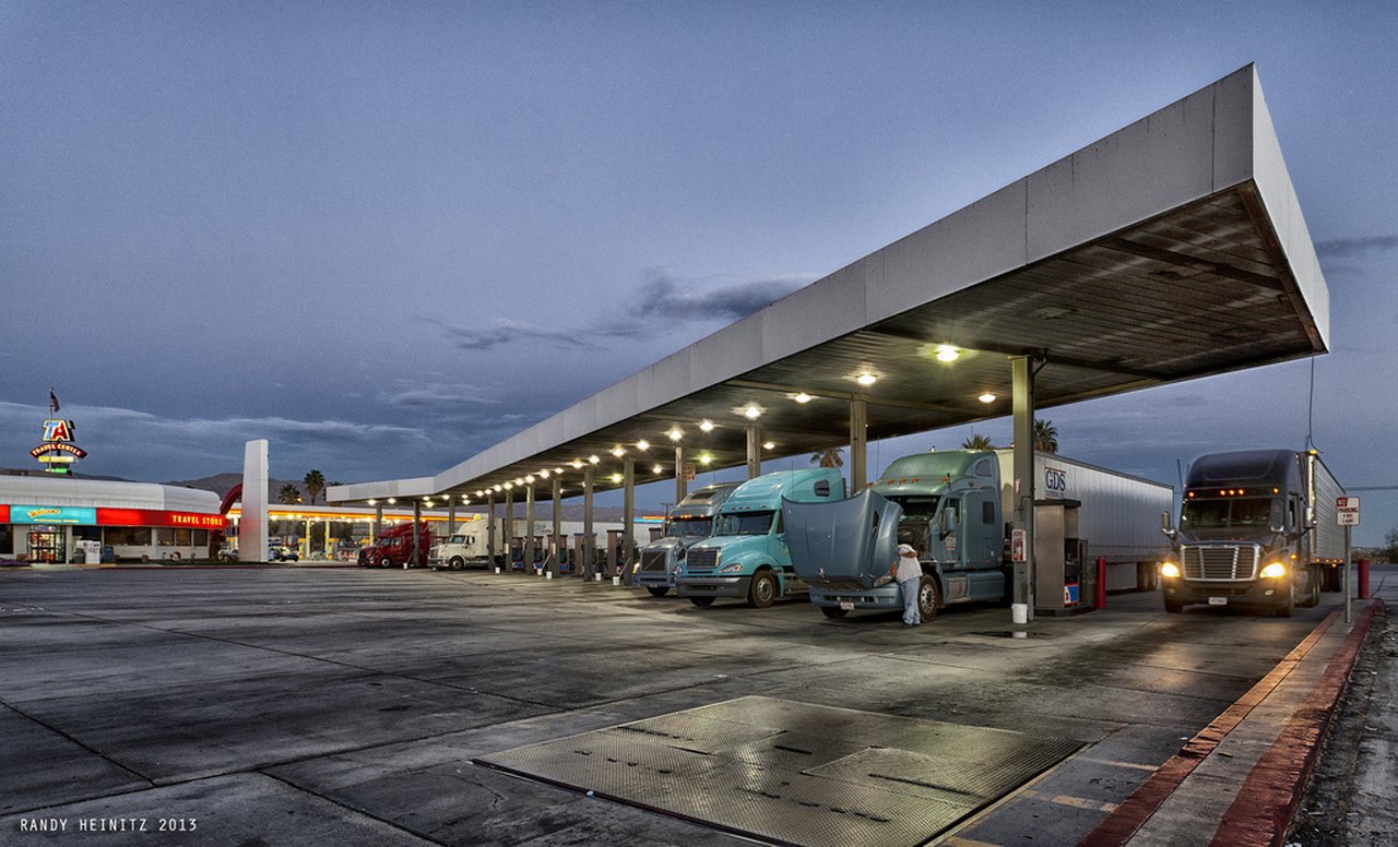 Truck stop vs gas station