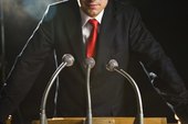 ¿Cuál es el trabajo de un gobernador del estado?