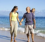 Jupiterimages/Stockbyte/Getty Images Dating too soon during a divorce can confuse your child and cause other problems.