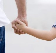 Jupiterimages/Polka Dot/Getty Images Both parents owe financial support for their children.