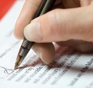 Jupiterimages/Comstock/Getty Images Living trusts can protect assets from creditors.