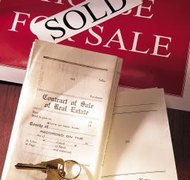 Comstock/Comstock/Getty Images In many states, it is common to buy a house using a trust deed.
