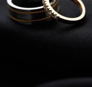 Jupiterimages/Photos.com/Getty Images A surviving spouse is automatically entitled to inherit a percentage of a decedent's estate.