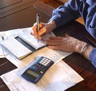 Thinkstock/Comstock/Getty Images Alimony payments in Nevada typically end if either spouse dies or the receiving spouse remarries.