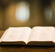 Jupiterimages/Polka Dot/Getty Images Quotations published in books are more likely to receive copyright protection.