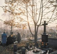 Jupiterimages/Photos.com/Getty Images Children are not responsible for their deceased parents' debts.