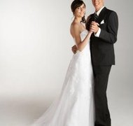 Jupiterimages/Photos.com/Getty Images The law recognizes original wedding photos as the intellectual property of the photographer.