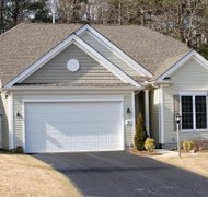 Jupiterimages/Photos.com/Getty Images With a power of attorney, you can sign for your parents' mortgage.