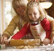 Jupiterimages/Brand X Pictures/Getty Images A de facto relationship is created when a child lives with an adult for a period of time without a court order.