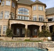 Jupiterimages/Comstock/Getty Images Living trusts are frequently used in estate planning.