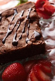 Jupiterimages/Photos.com/Getty Images Las opiniones de salud favorables sobre el consumo moderado de chocolate pueden hacerlo aún más popular.