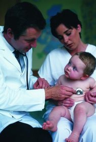Stockbyte/Stockbyte/Getty Images Los terapeutas respiratorios calificados para trabajar con bebés y niños incrementan la capacidad de ganar dinero.