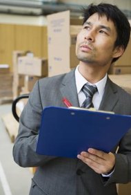 Jupiterimages/Comstock/Getty Images Los procedimientos de auditoría ponen a prueba la razonabilidad de las ventas y de las cuentas por cobrar de una empresa.