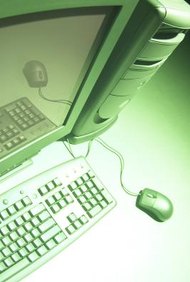 Hemera Technologies/AbleStock.com/Getty Images El sistema operativo actúa como el intermediario entre el usuario y el software en todos los dispositivos informáticos.