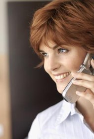 Stockbyte/Stockbyte/Getty Images Hasta que el candidato acepte formalmente una oferta de trabajo, todavía está en el mercado para una posición.