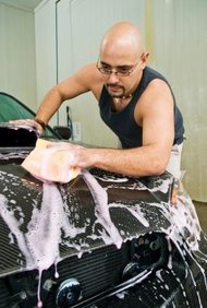Jupiterimages/Photos.com/Getty Images Realiza estudios de mercado y crea un plan de negocios para aumentar las posibilidades de éxito del lavado de automóviles.