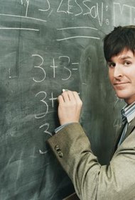 Digital Vision./Digital Vision/Getty Images Los profesores de matemática utilizan una variedad de métodos de enseñanza para trasmitir conocimientos.