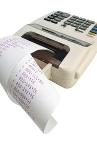 Stockbyte/Stockbyte/Getty Images Una auditoría externa se produce una vez al año y se centra en el desempeño y cumplimiento de la compañía.