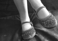 Select Shoes to Wear With Straight-Leg Pants (Women)