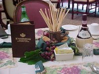 Decorate for an Italian Dinner Party
