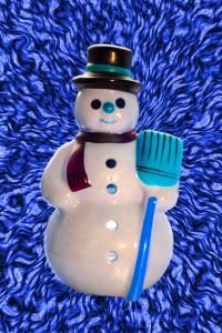 Make a Snowman From Styrofoam balls
