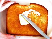 What Causes Toast to Brown?