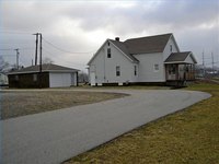 Vinyl siding changes the appearance of any home.