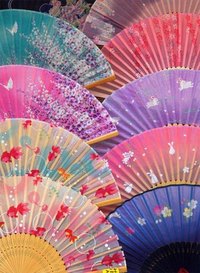 Making Japanese Fans with Children