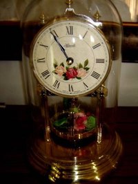 How Do Anniversary Clocks Work?