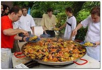 What is a Paella Pan?