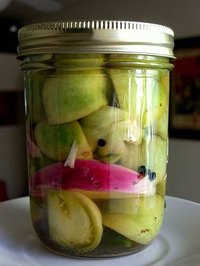 Make Pickled Green Tomatoes