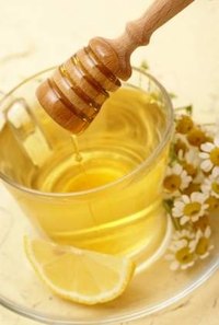 Lemon and honey tea