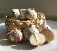 Preserve Garlic in Olive Oil
