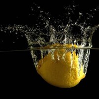 What Are the Benefits of Lemons in Water?