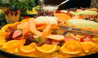 Prepare a Beautiful Fruit Tray