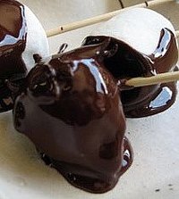 Marshamallows Dipped in Chocolate